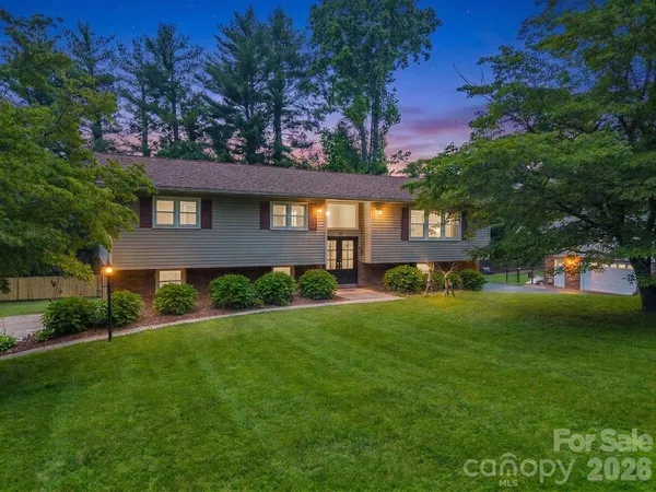 $550,000 | 59 Underhill Road, Hendersonville, NC 28792