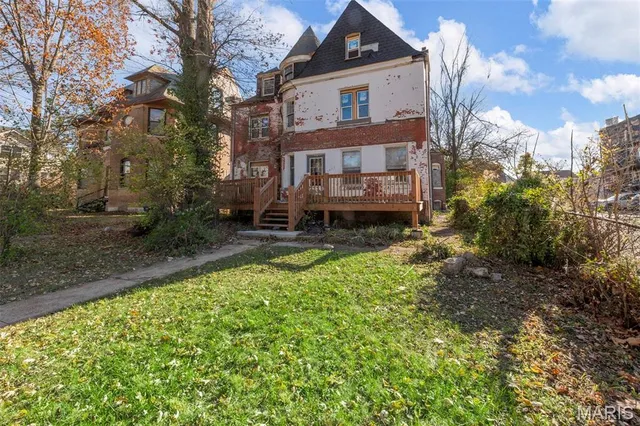 $159,900 | 5872 Cabanne Avenue, St. Louis, MO 63112