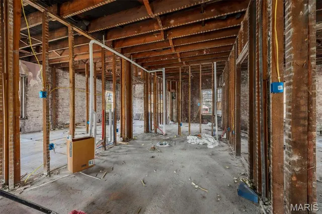 $159,900 | 5872 Cabanne Avenue, St. Louis, MO 63112