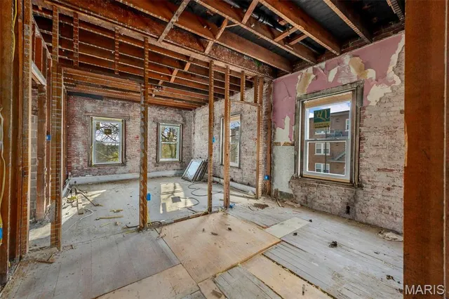 $159,900 | 5872 Cabanne Avenue, St. Louis, MO 63112