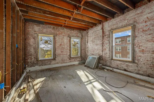 $159,900 | 5872 Cabanne Avenue, St. Louis, MO 63112