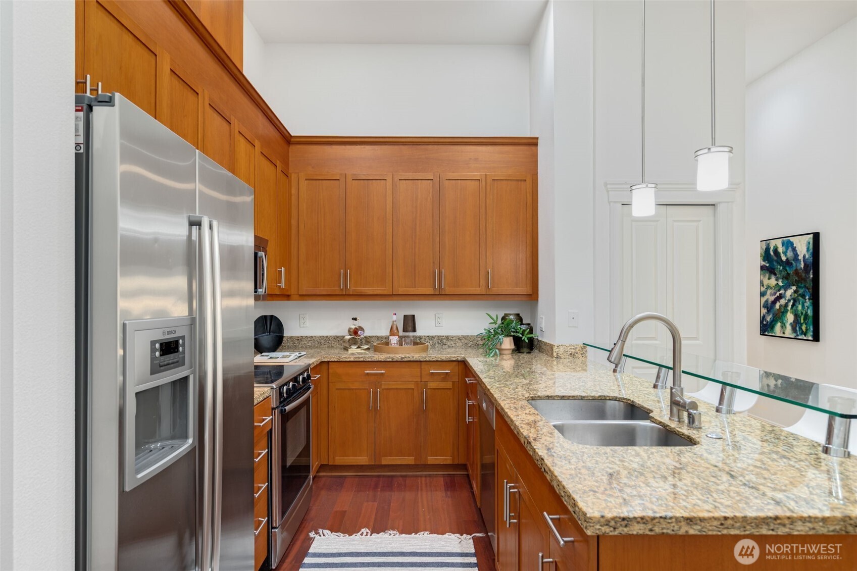 3150 West Government Way, Unit 101 Seattle, WA 98199 - Photo 12 of 37