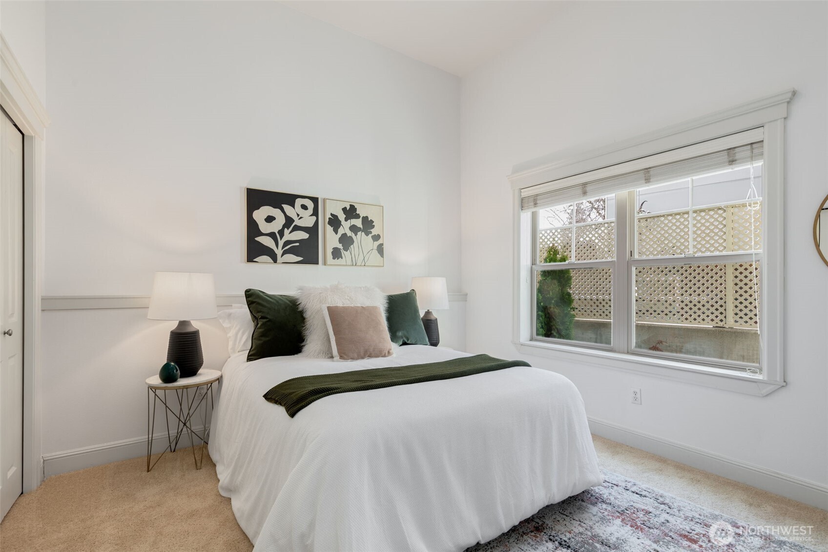 3150 West Government Way, Unit 101 Seattle, WA 98199 - Photo 14 of 37