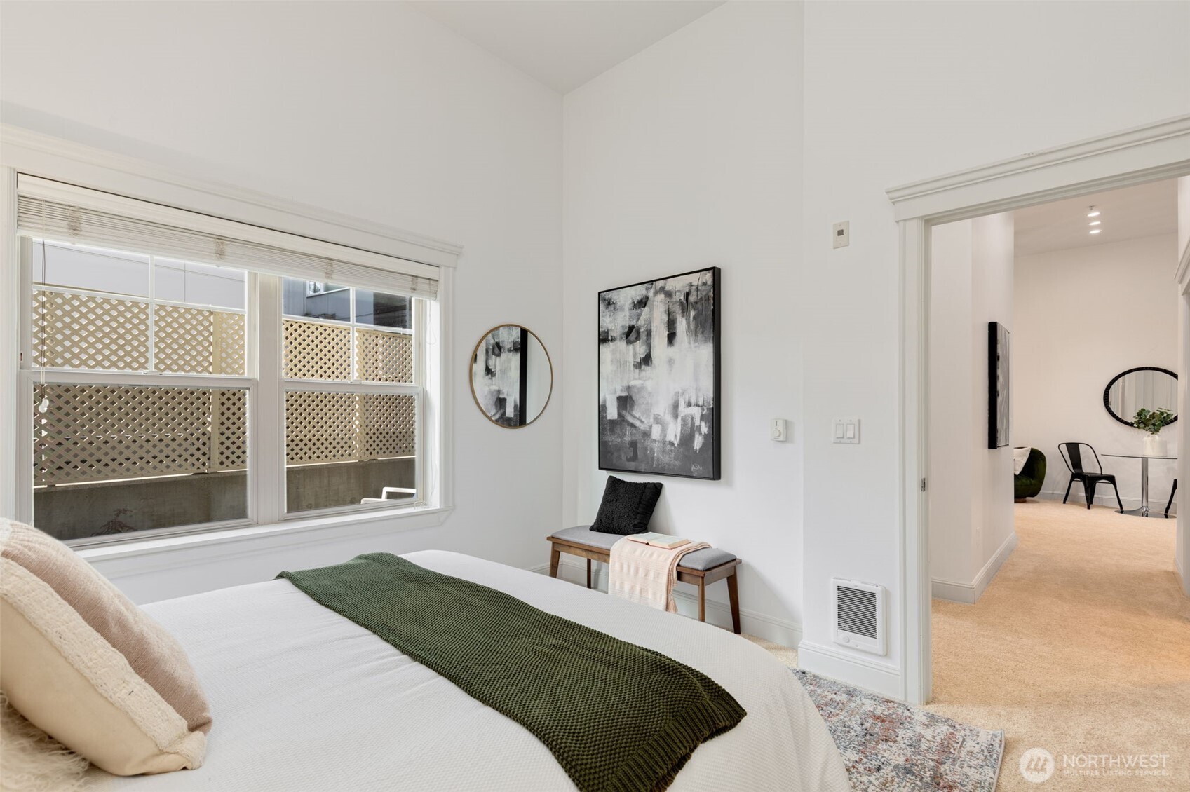 3150 West Government Way, Unit 101 Seattle, WA 98199 - Photo 15 of 37