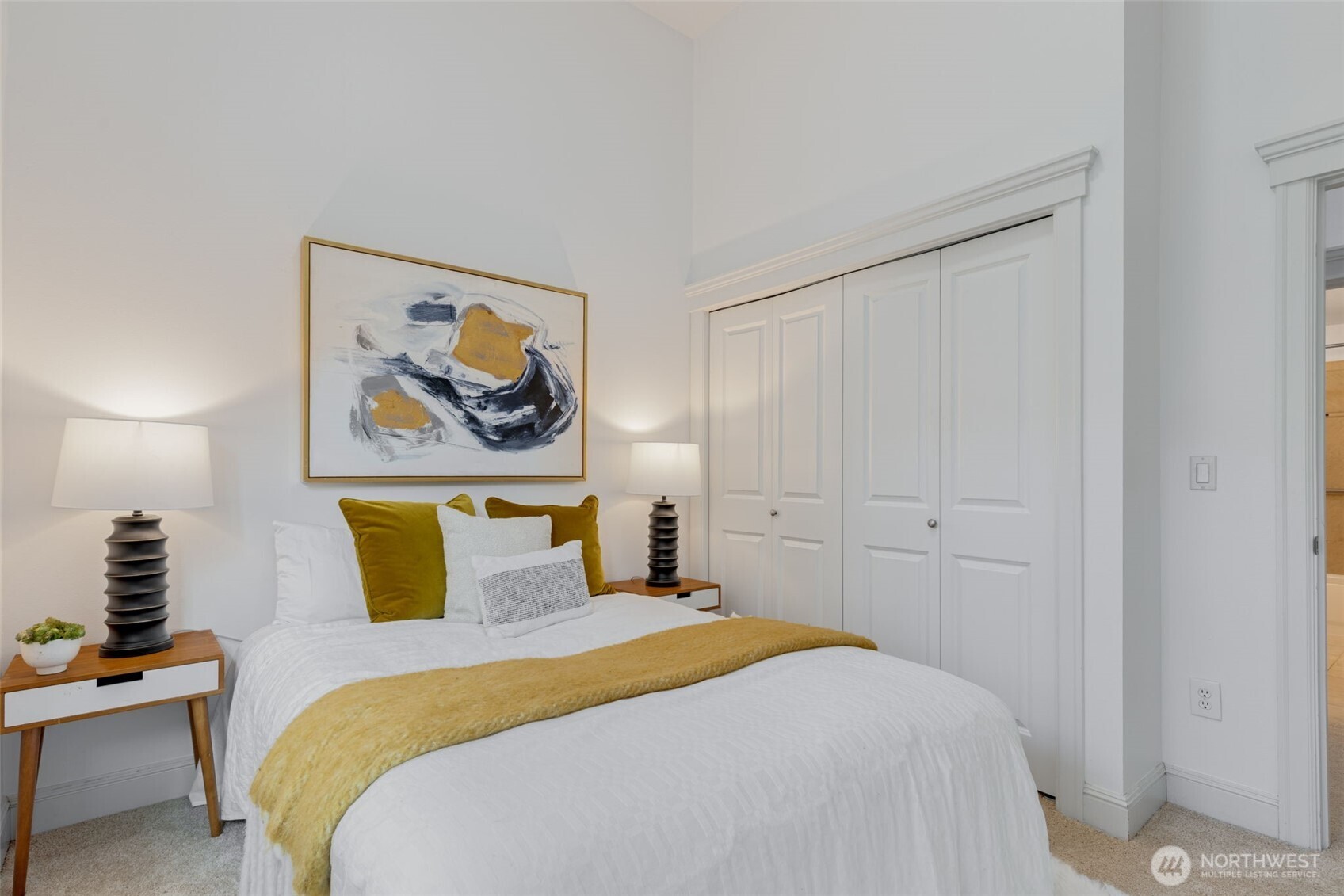 3150 West Government Way, Unit 101 Seattle, WA 98199 - Photo 19 of 37