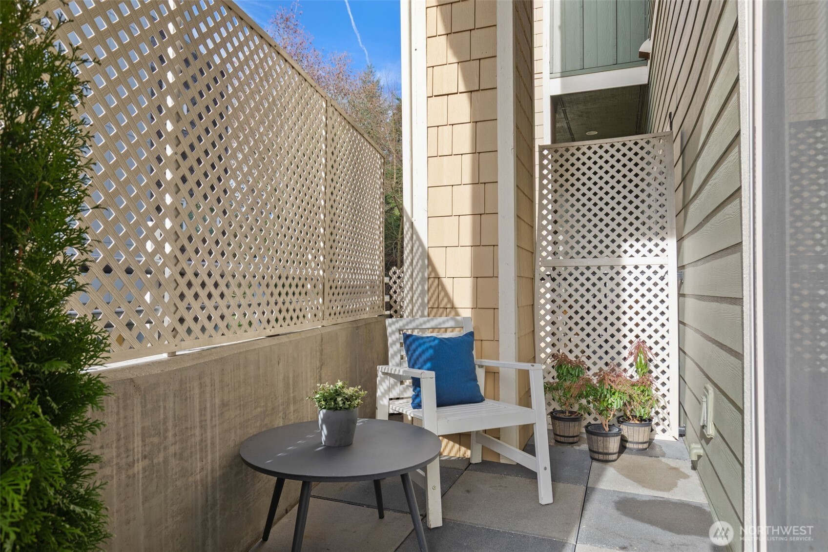 3150 West Government Way, Unit 101 Seattle, WA 98199 - Photo 23 of 37