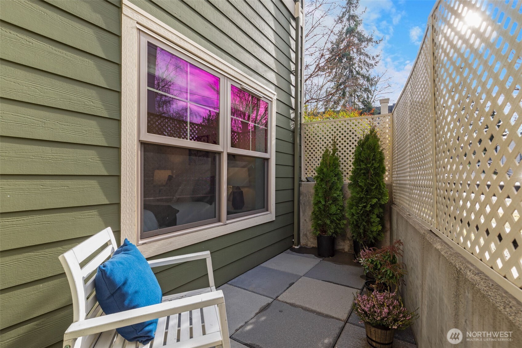 3150 West Government Way, Unit 101 Seattle, WA 98199 - Photo 24 of 37