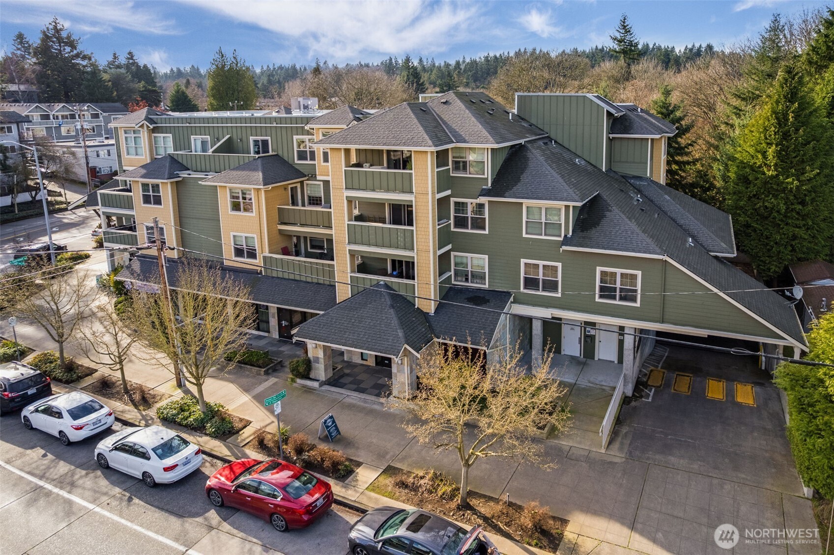 3150 West Government Way, Unit 101 Seattle, WA 98199 - Photo 32 of 37