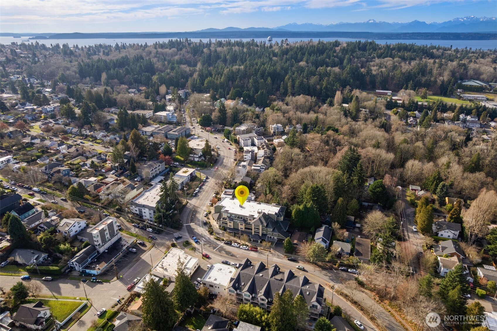 3150 West Government Way, Unit 101 Seattle, WA 98199 - Photo 34 of 37