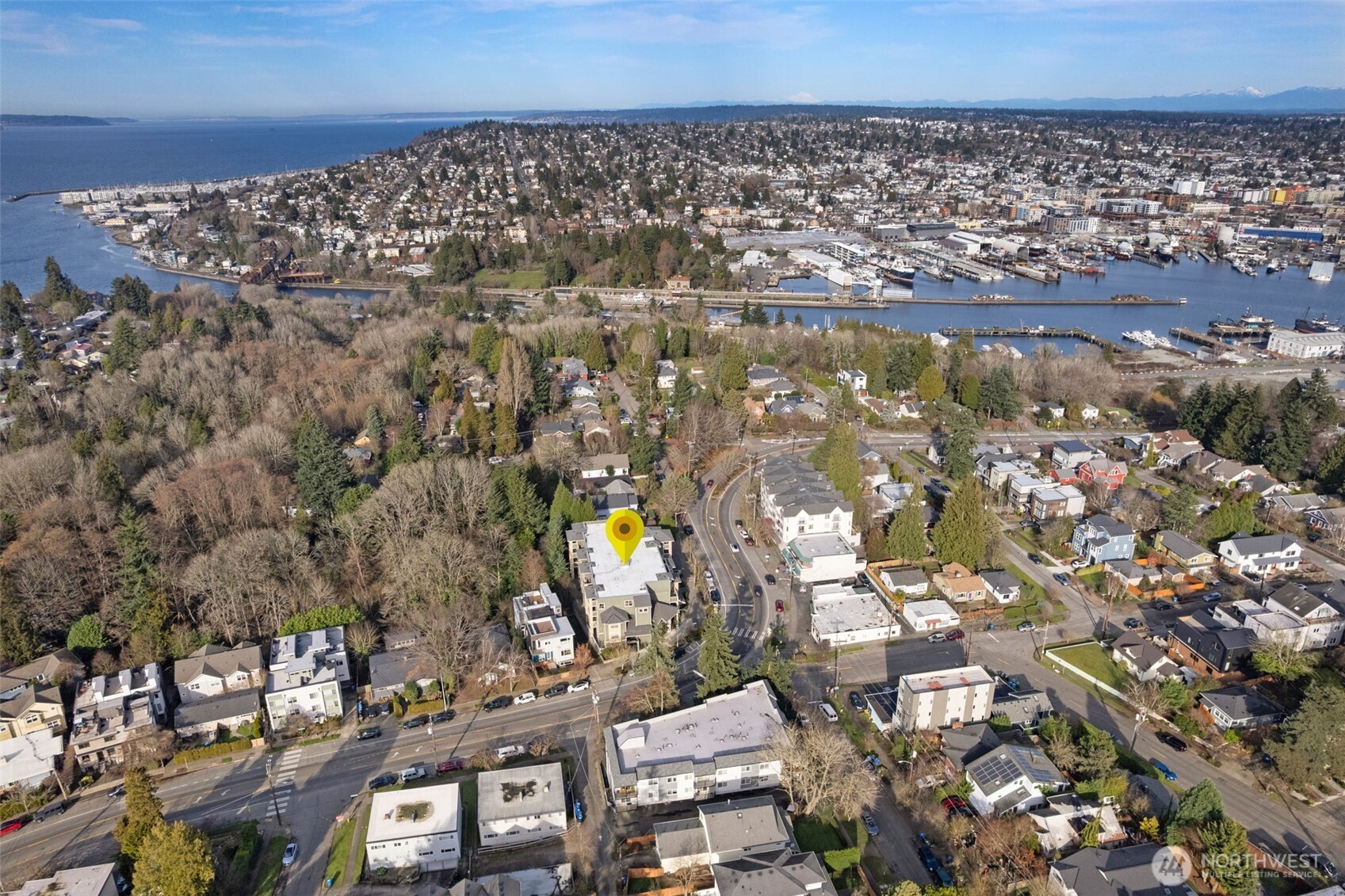 3150 West Government Way, Unit 101 Seattle, WA 98199 - Photo 35 of 37