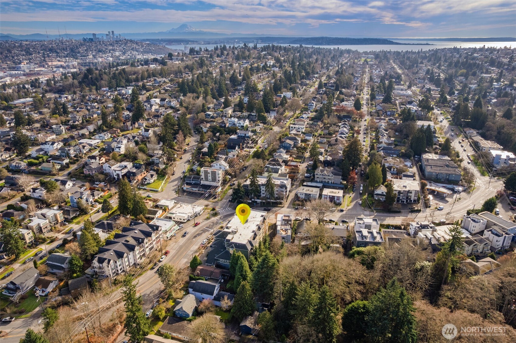 3150 West Government Way, Unit 101 Seattle, WA 98199 - Photo 36 of 37