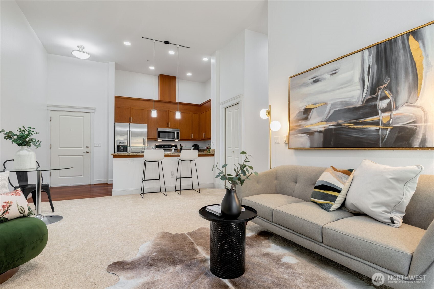 3150 West Government Way, Unit 101 Seattle, WA 98199 - Photo 4 of 37