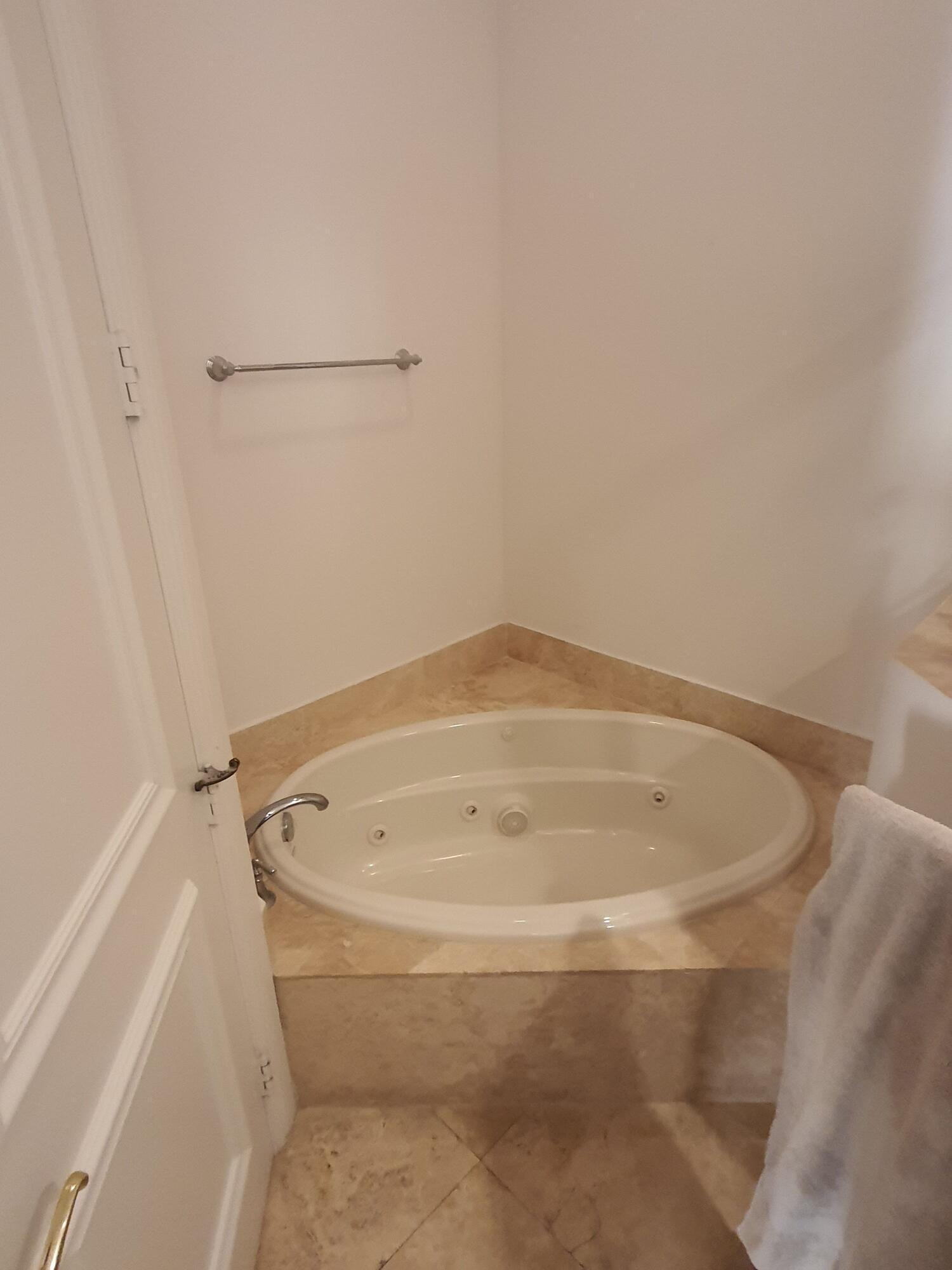 220 Northeast 69th Circle Boca Raton, FL 33487 - Photo 15 of 28 20220504_181252