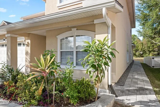 a view of a dining room and livingroom view