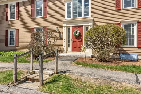$479,000 | 35 Essex Green Lane, Unit D, Peabody, MA 01960