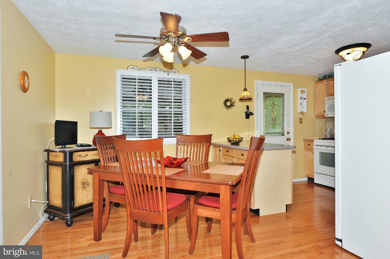 7017 Bedrock Road Alexandria, VA 22306 - Photo 5 of 30 Dining Room