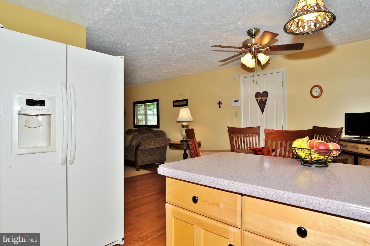 7017 Bedrock Road Alexandria, VA 22306 - Photo 6 of 30 Kitchen