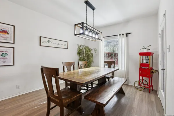 $2,250 | 13030 Vista Hollow, Live Oak, TX 78233