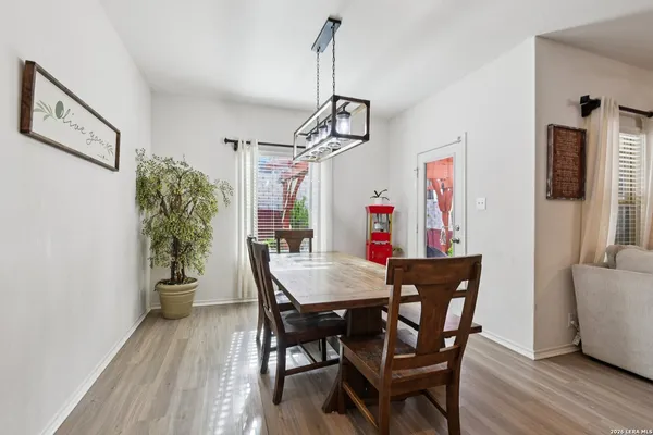 $2,250 | 13030 Vista Hollow, Live Oak, TX 78233