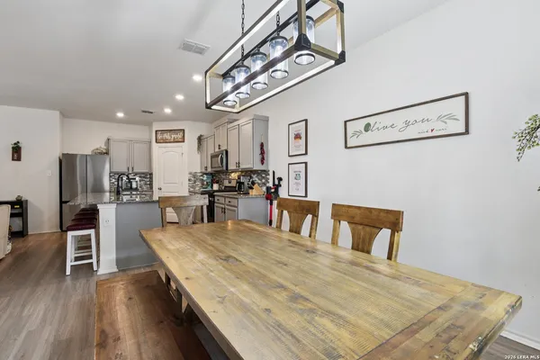 $2,250 | 13030 Vista Hollow, Live Oak, TX 78233