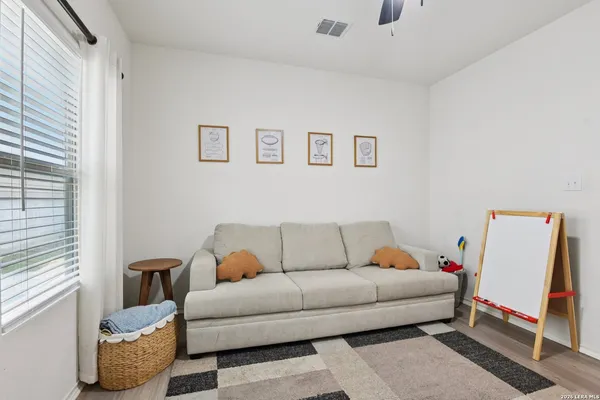 $2,250 | 13030 Vista Hollow, Live Oak, TX 78233