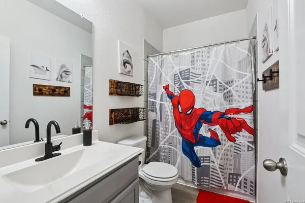 $2,250 | 13030 Vista Hollow, Live Oak, TX 78233