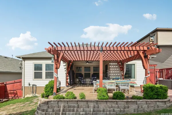 $2,250 | 13030 Vista Hollow, Live Oak, TX 78233