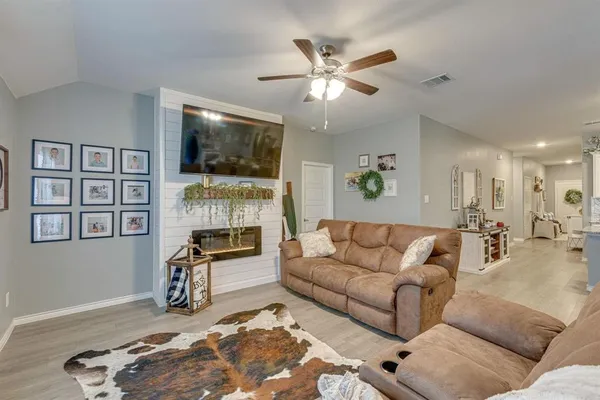 $1,950 | 125 Coyote Trail, Caddo Mills, TX 75135