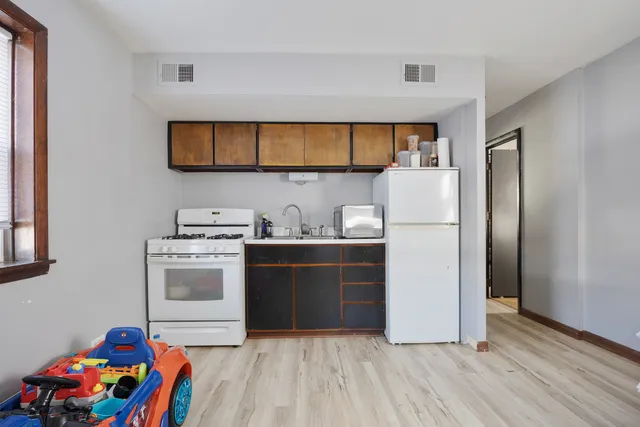 $500,000 | 11611 Main Street, Huntley, IL 60142