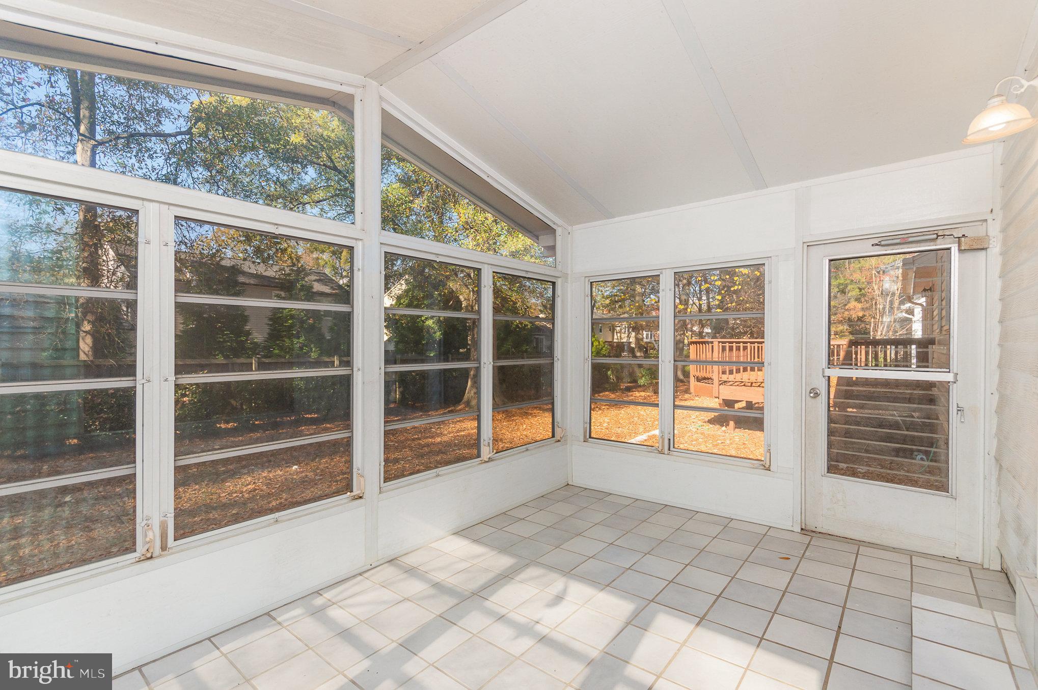 8238 Riverside Road Alexandria, VA 22308 - Photo 16 of 36