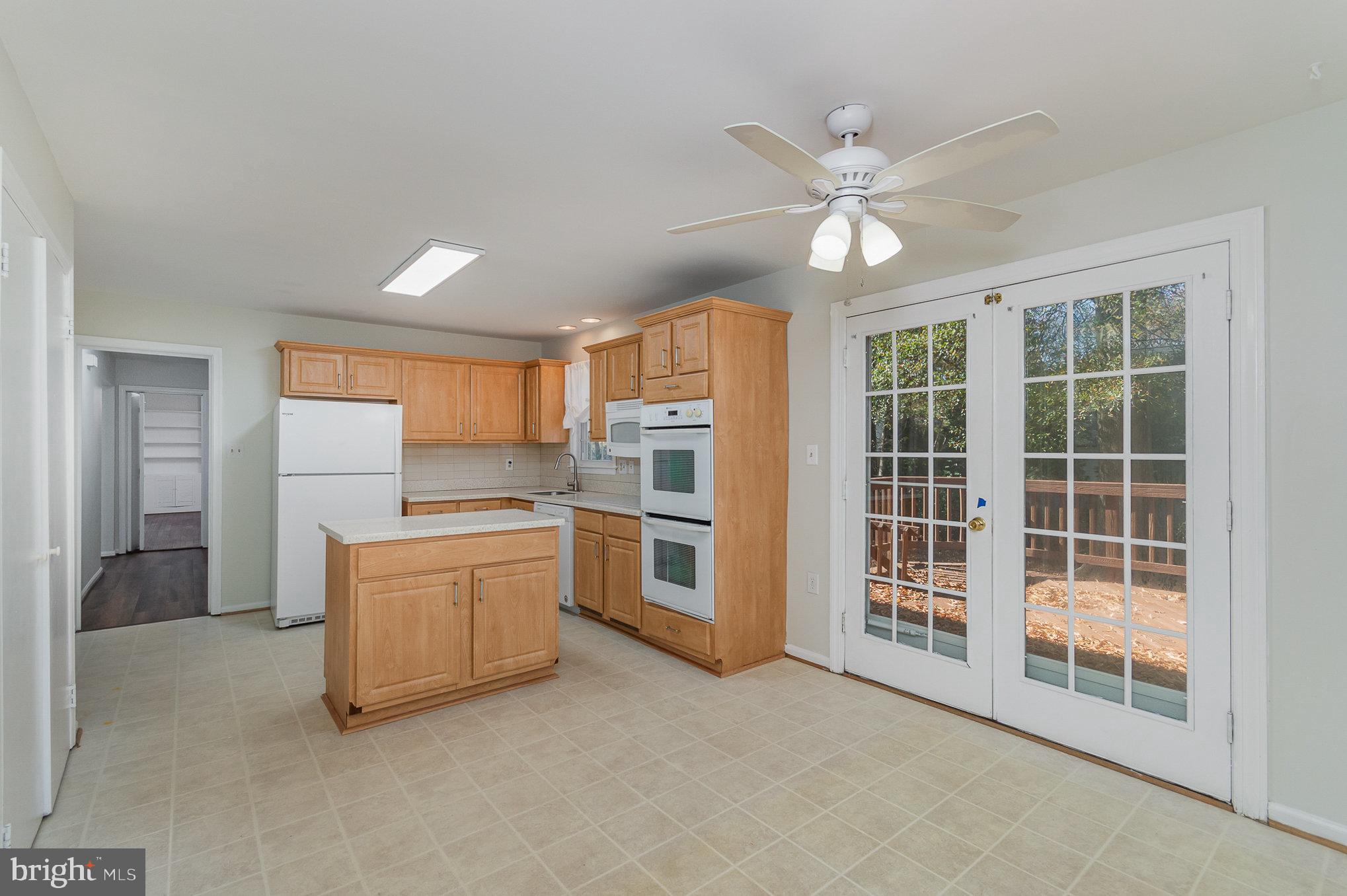 8238 Riverside Road Alexandria, VA 22308 - Photo 8 of 36