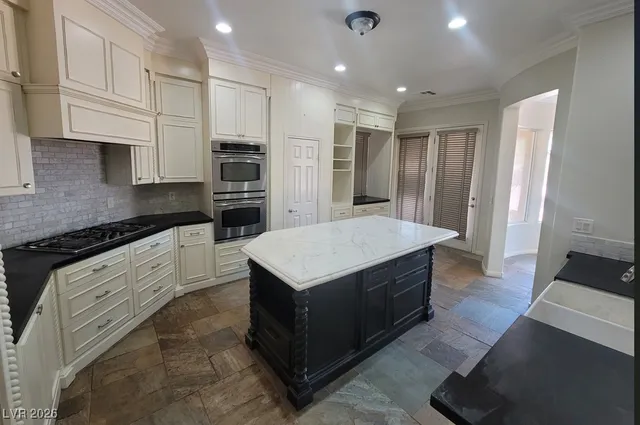 $2,600 | 9338 Wilderness Glen Avenue, Las Vegas, NV 89178