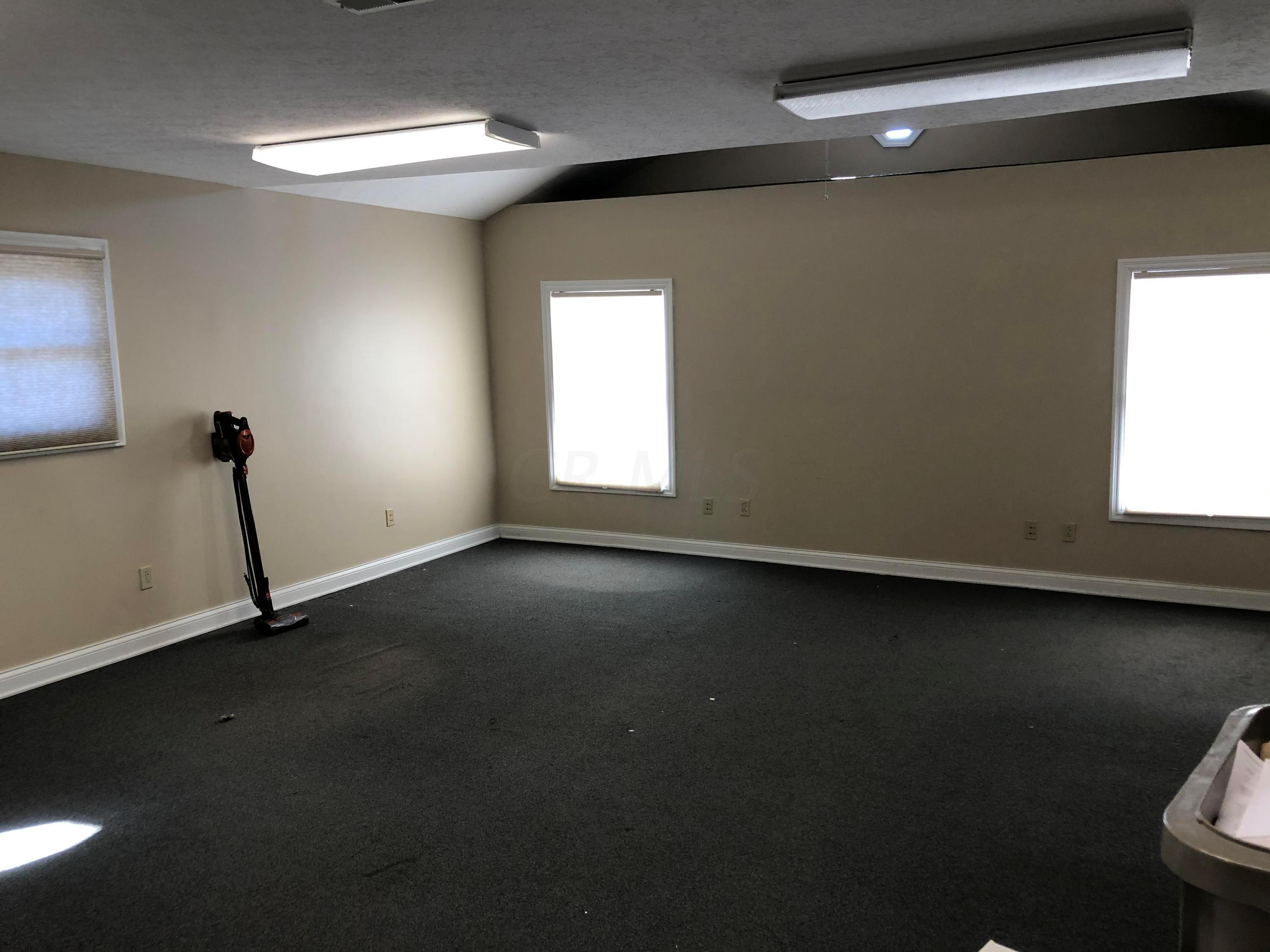 314 Agler Road Columbus, OH 43230 - Photo 8 of 10 Interior