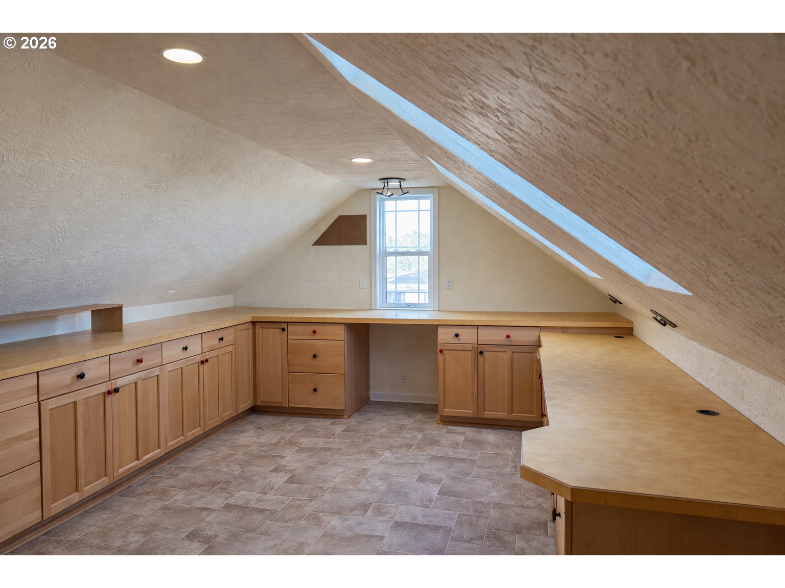 817 River Knoll Way Springfield, OR 97477 - Photo 21 of 29 Bonus Room