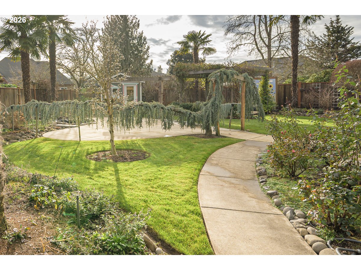 817 River Knoll Way Springfield, OR 97477 - Photo 23 of 29