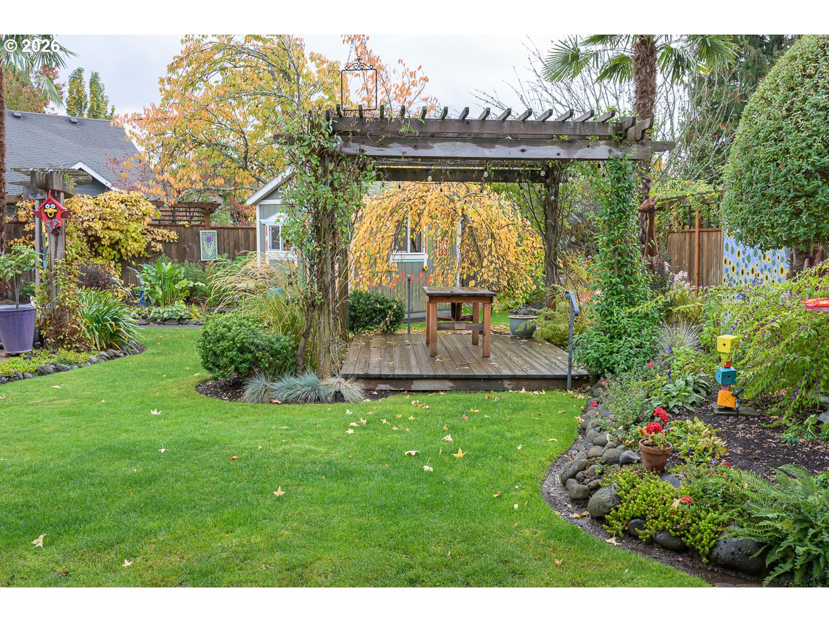 817 River Knoll Way Springfield, OR 97477 - Photo 26 of 29