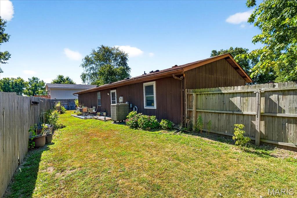 2013 Maple Tree Lane Cahokia, IL 62206 - Photo 25 of 30