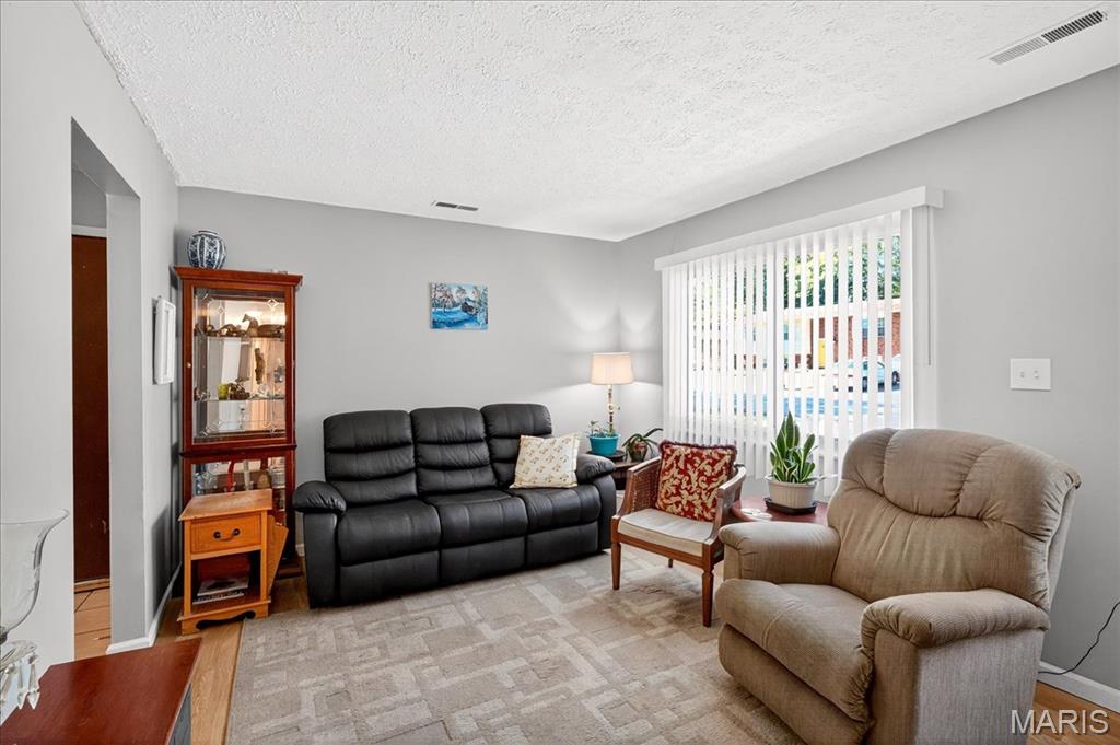 2013 Maple Tree Lane Cahokia, IL 62206 - Photo 8 of 30