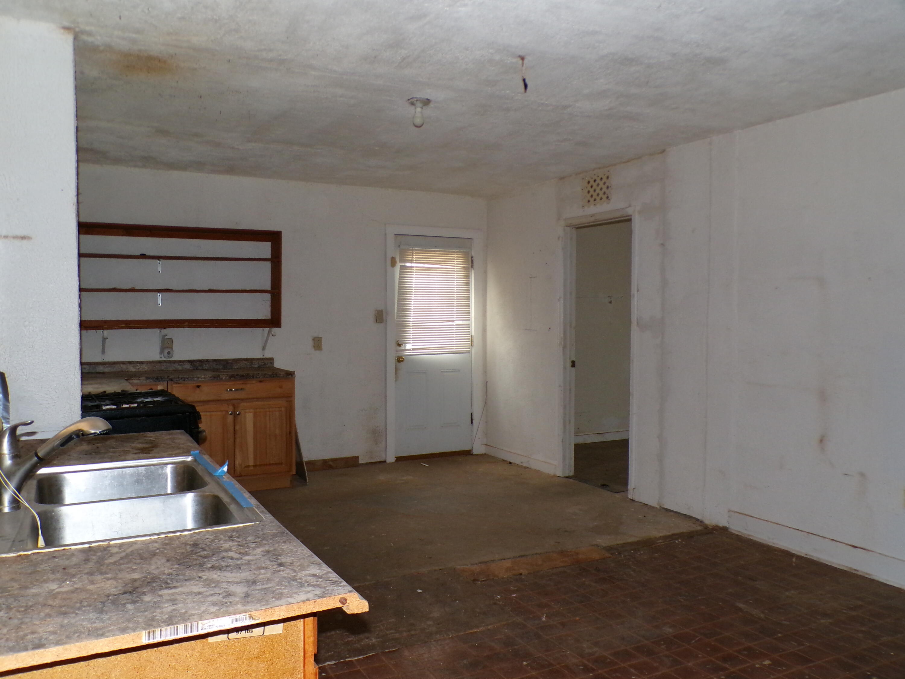 2819 Colgate Street Lubbock, TX 79415 - Photo 6 of 22 100_0135