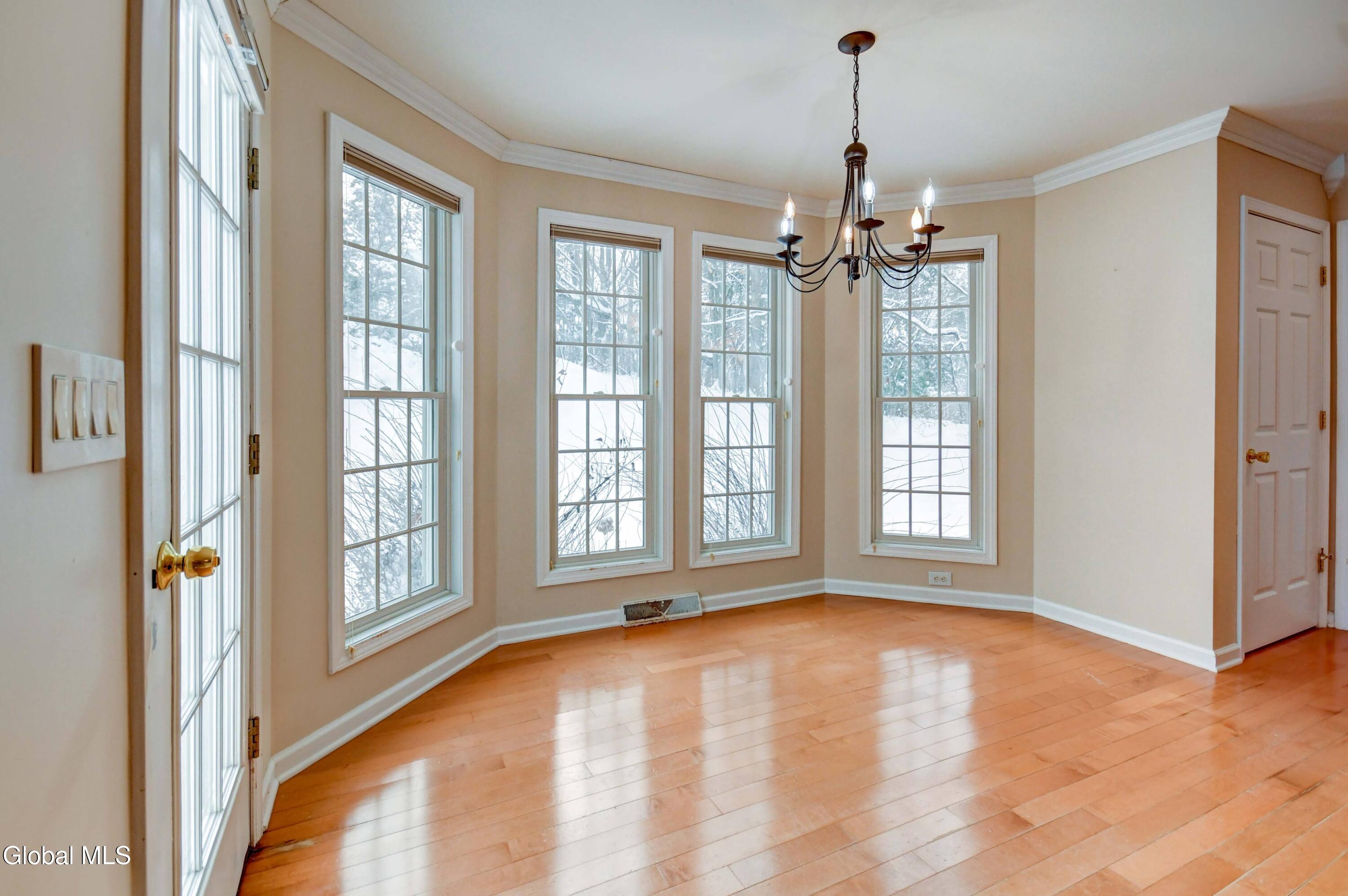 19 Christopher Way Halfmoon, NY 12065 - Photo 11 of 48 19 Christopher Way -20