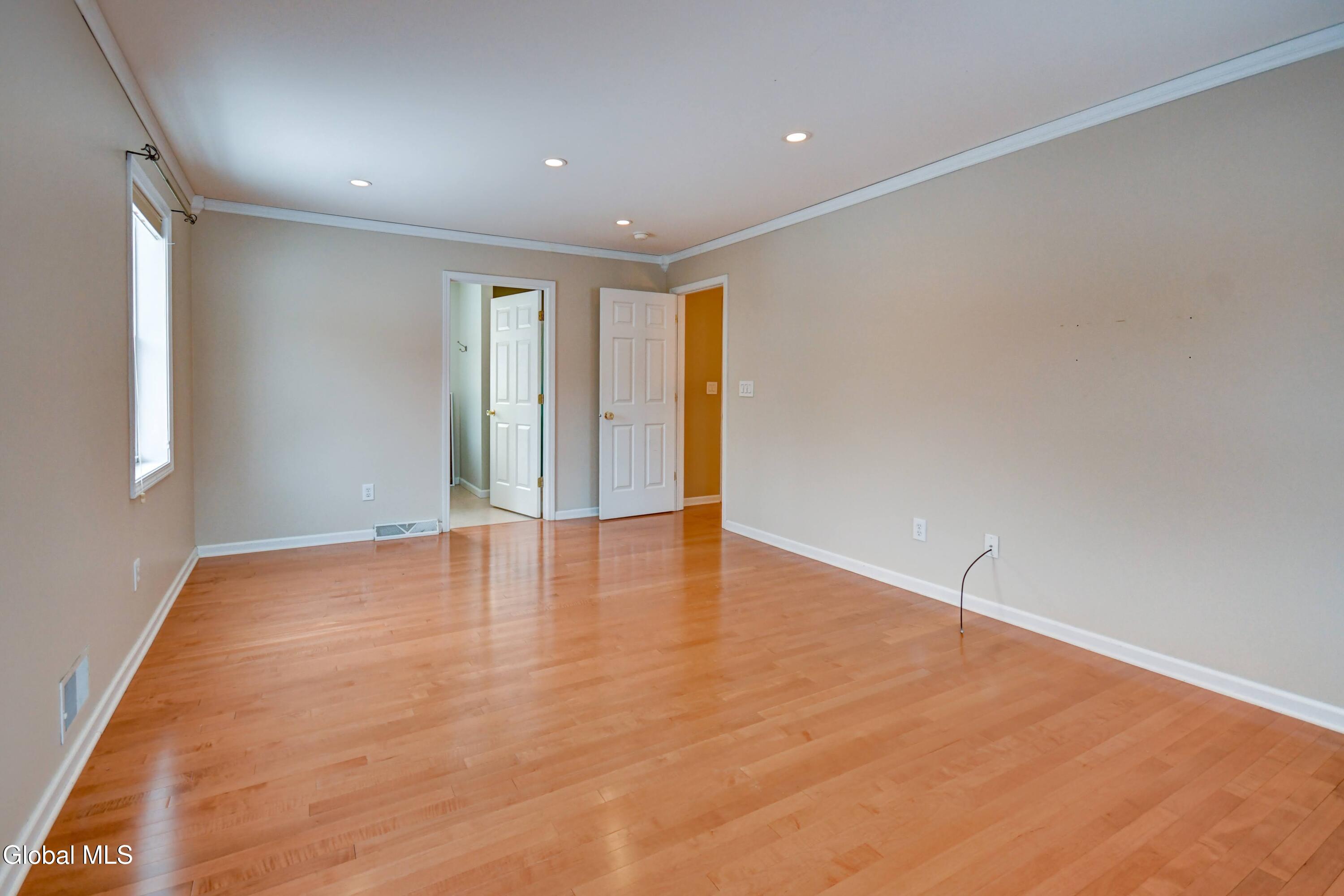 19 Christopher Way Halfmoon, NY 12065 - Photo 24 of 48 19 Christopher Way -33