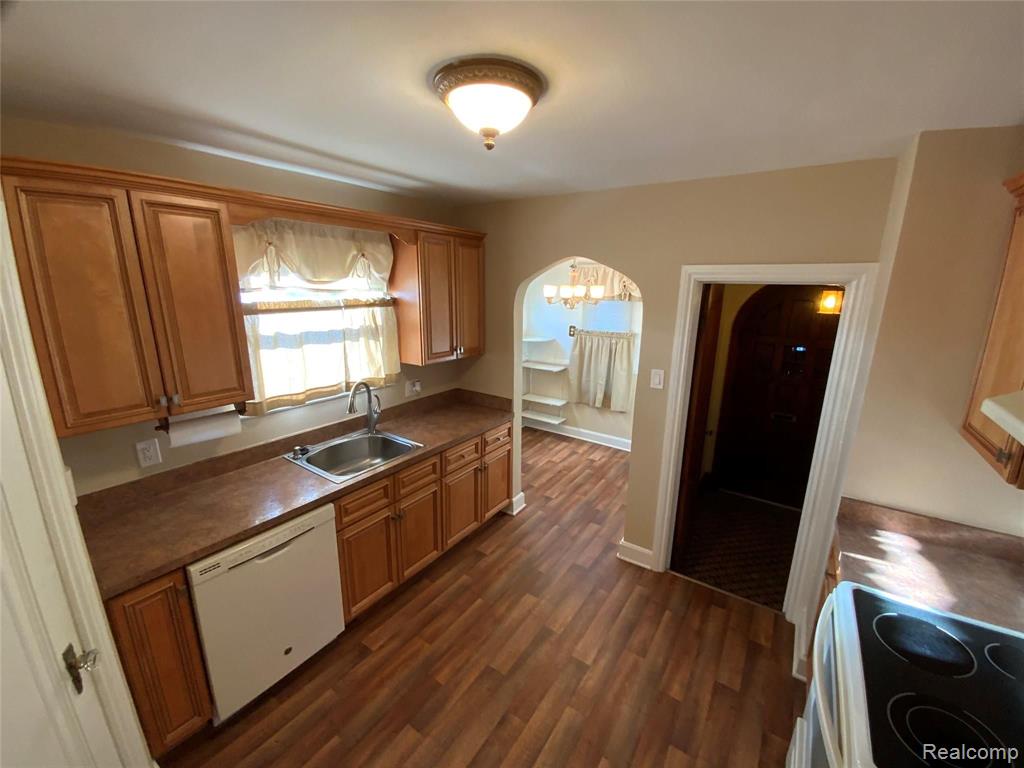 5200 Harvard Road Detroit, MI 48224 - Photo 21 of 56
