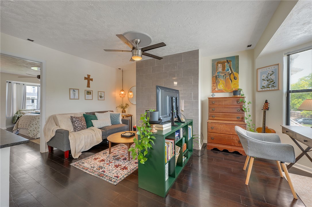 4441 Old College Road, Unit 6203 Bryan, TX 77801 - Photo 2 of 14
