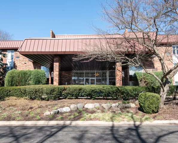 $1,900 | 1049 West Ogden Avenue, Unit 1112, Naperville, IL 60563