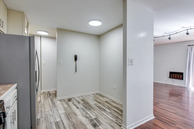 $1,900 | 1049 West Ogden Avenue, Unit 1112, Naperville, IL 60563