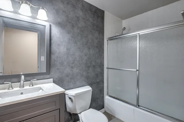 $1,900 | 1049 West Ogden Avenue, Unit 1112, Naperville, IL 60563