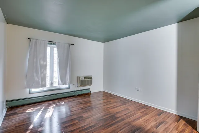 $1,900 | 1049 West Ogden Avenue, Unit 1112, Naperville, IL 60563