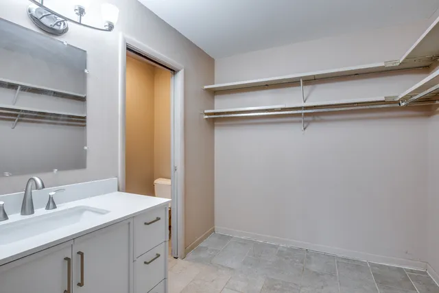 $1,900 | 1049 West Ogden Avenue, Unit 1112, Naperville, IL 60563