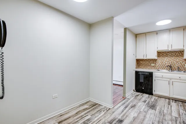 $1,900 | 1049 West Ogden Avenue, Unit 1112, Naperville, IL 60563