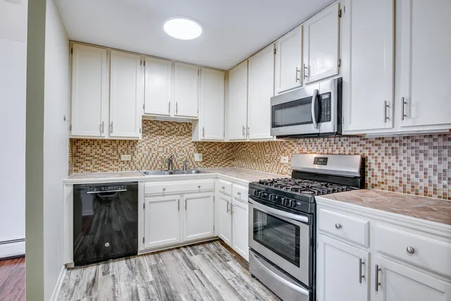 $1,900 | 1049 West Ogden Avenue, Unit 1112, Naperville, IL 60563